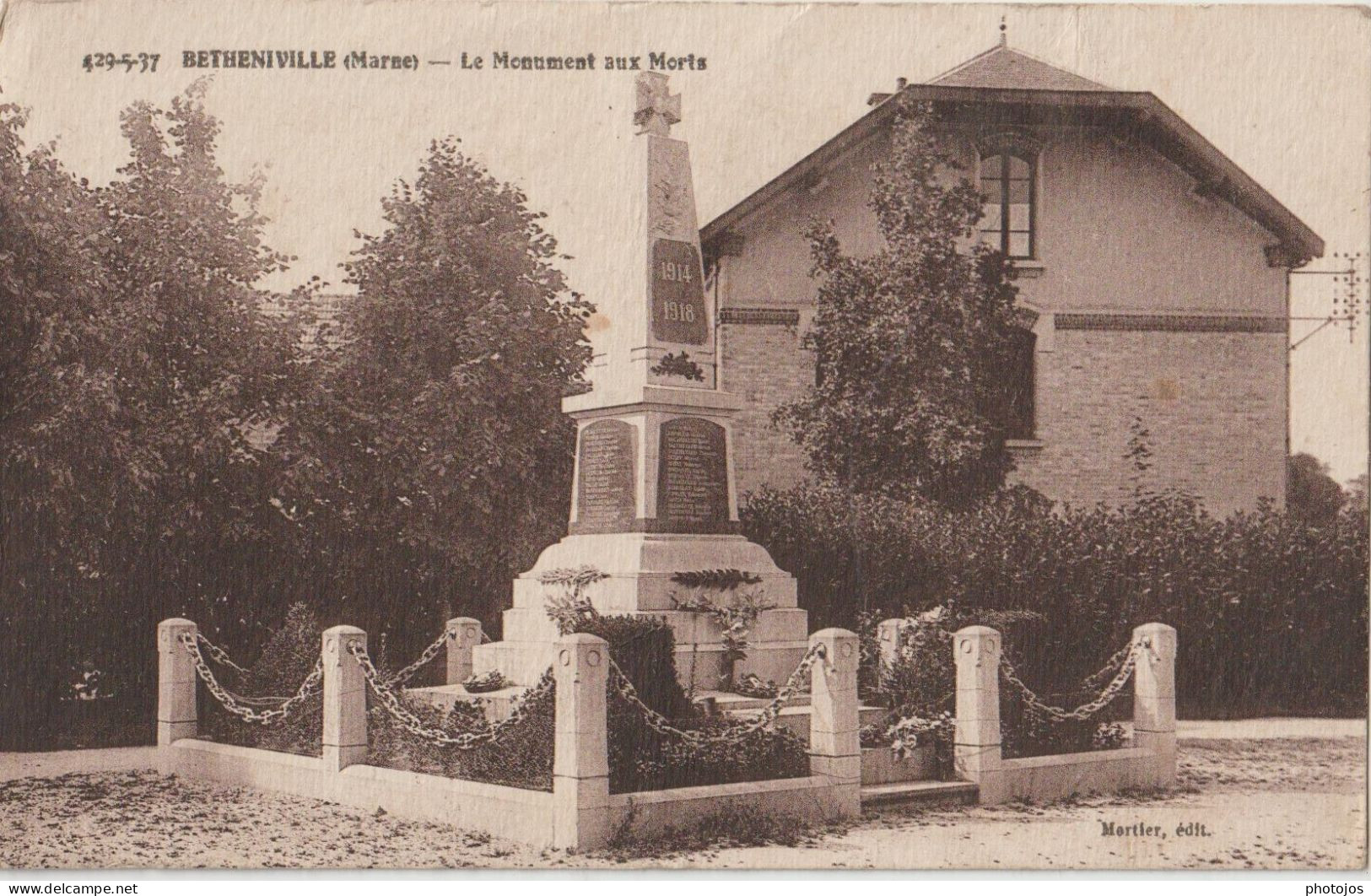 CPA  Bétheniville  (51)  Le Monument Aux Morts    Ed Mortier  Visuel Peu Courant - Bétheniville