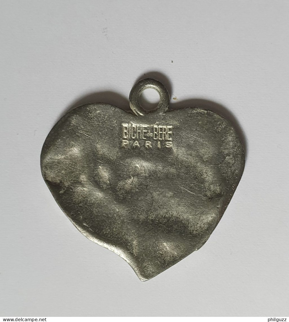 MEDAILLON BICHE DE BERE Paris COEUR 1998 - Pendants