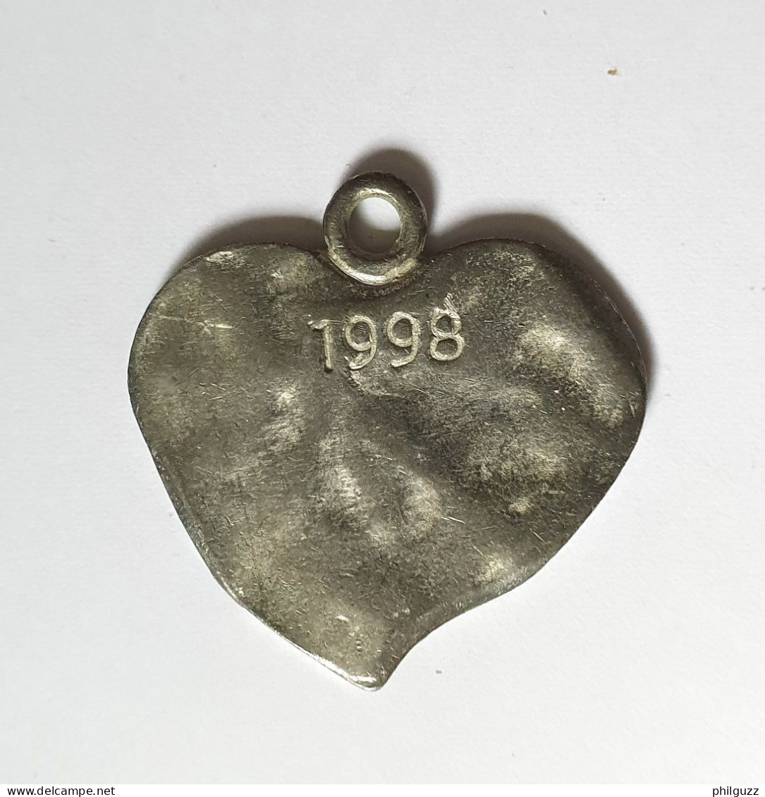 MEDAILLON BICHE DE BERE Paris COEUR 1998 - Pendants