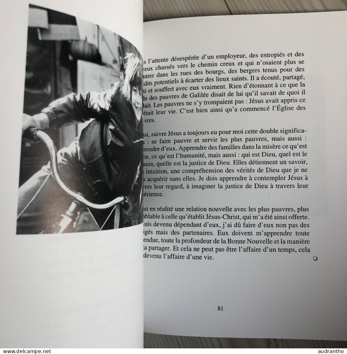 Livre Une Lumière Contre L'intolérable Paroles Du Père Joseph Wresinski éditions De L'atelier 1994 Neuf - Sociologia