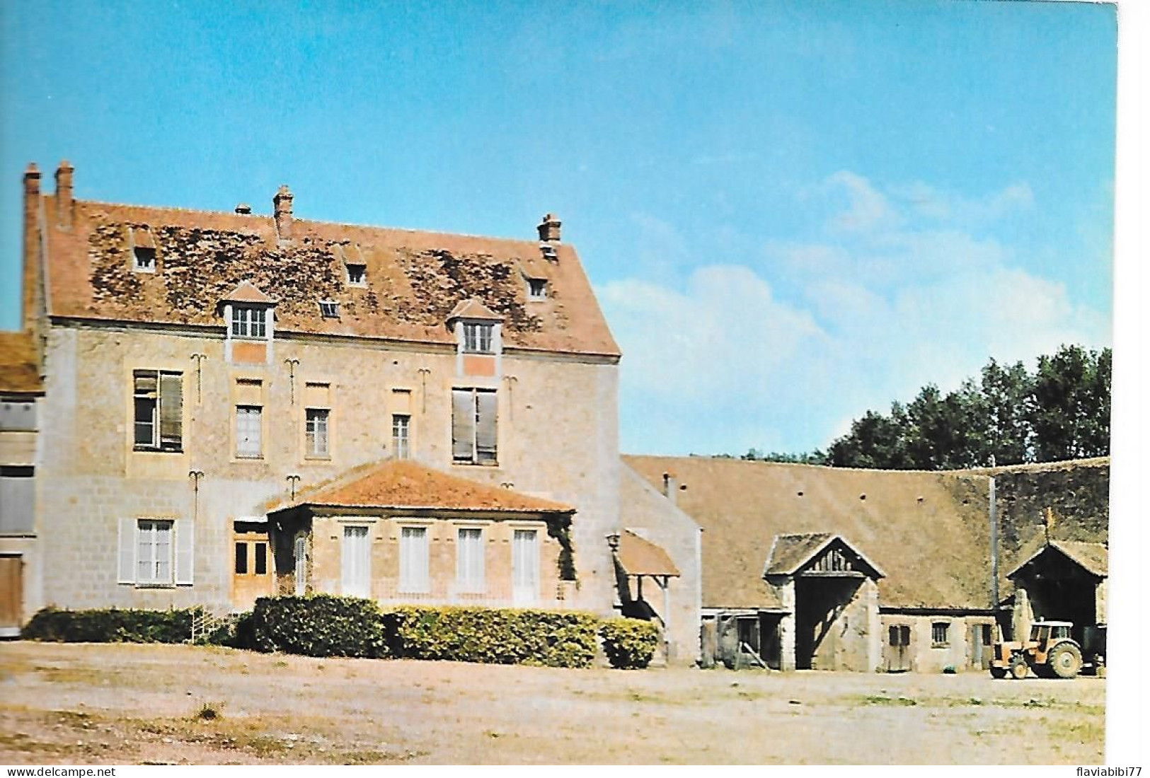 SAVIGNY LE TEMPLE   - ( 77 ) - La Ferme Des Templiers   ( C. P. M. - Gd - Ft ) - Savigny Le Temple