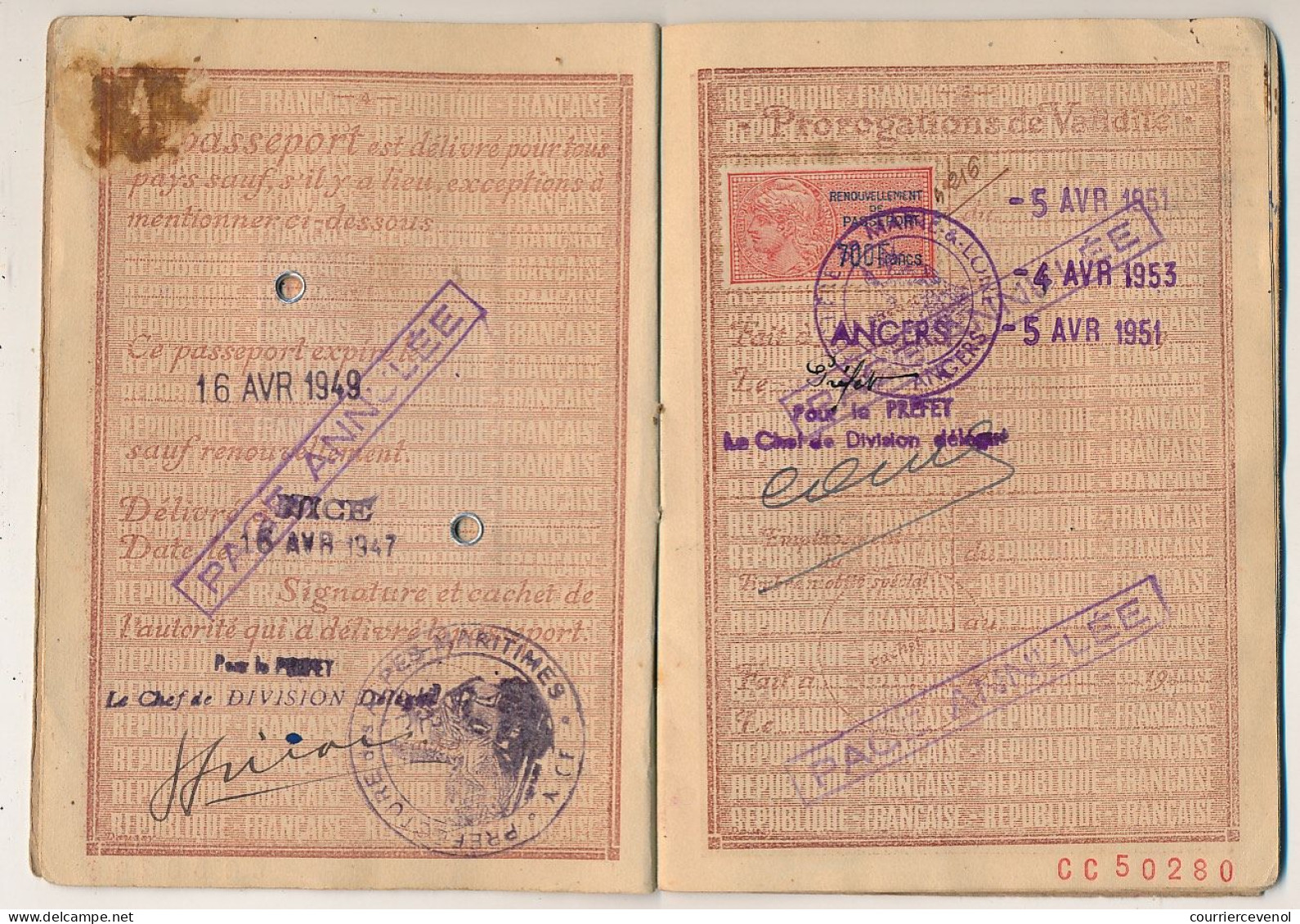 FRANCE - Passeport Délivré à NICE - 1949/1951 - 60F + Complément Tarif 1946 / Fiscal Renouvellement 700 F + Visas Divers - Covers & Documents