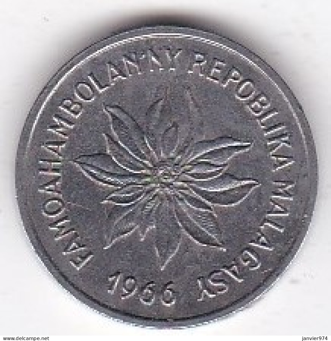 Madagascar 1 Franc 1966. Buffle / Fleur, En Acier Inoxydable, KM# 8 - Madagaskar