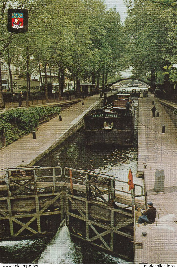 Péniches à Paris (75) Le Canal St Martin - Péniches