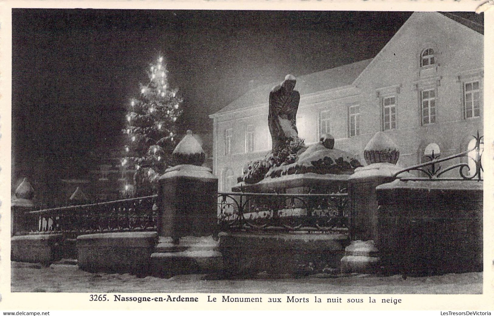 BELGIQUE - NASSOGNE EN ARDENNE - Le Monument Aux Morts La Nuit Sous La Neige - Carte Postale Ancienne - Nassogne