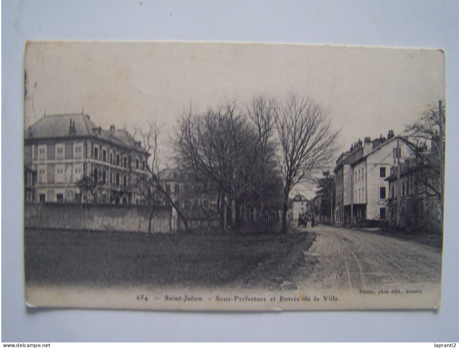 SAINT-JULIEN. HAUTE SAVOIE. SAINT-JULIEN-EN-GENEVOIS. SOUS-PREFECTURE ET ENTREE DE LA VILLE. - Saint-Julien-en-Genevois