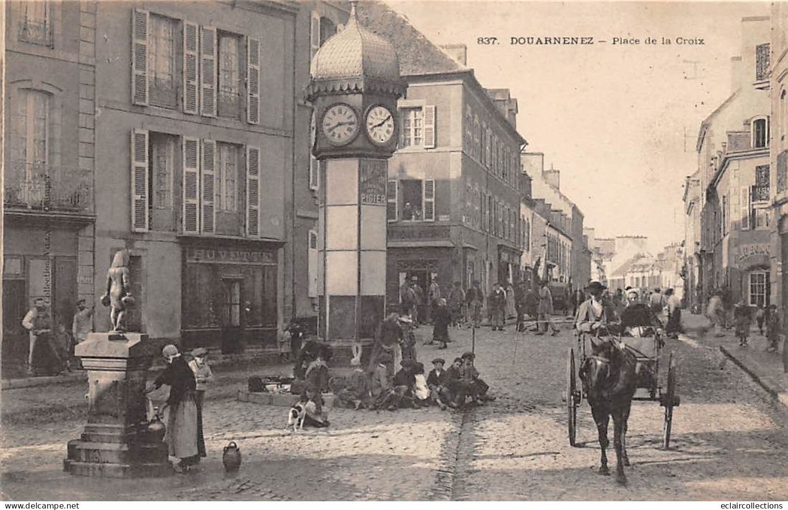 Douarnenez     29       Place De La Croix. Horloge    N° 837    (voir Scan) - Douarnenez