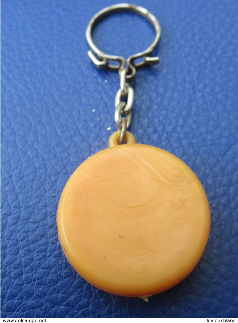 Porte-Clés Ancien/Fromage /BONBEL/ Préparé Par Les Fromageries BEL/Plastique Moulé/Vers 1960-1970       POC562 - Key-rings