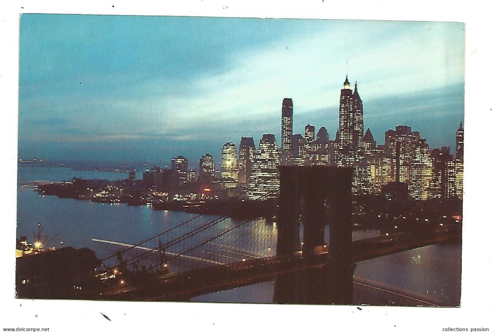 Cp, ETATS UNIS, NEW YORK CITY, Nightfall In Lower MANHATTAN, With Brooklyn Bridge - Manhattan