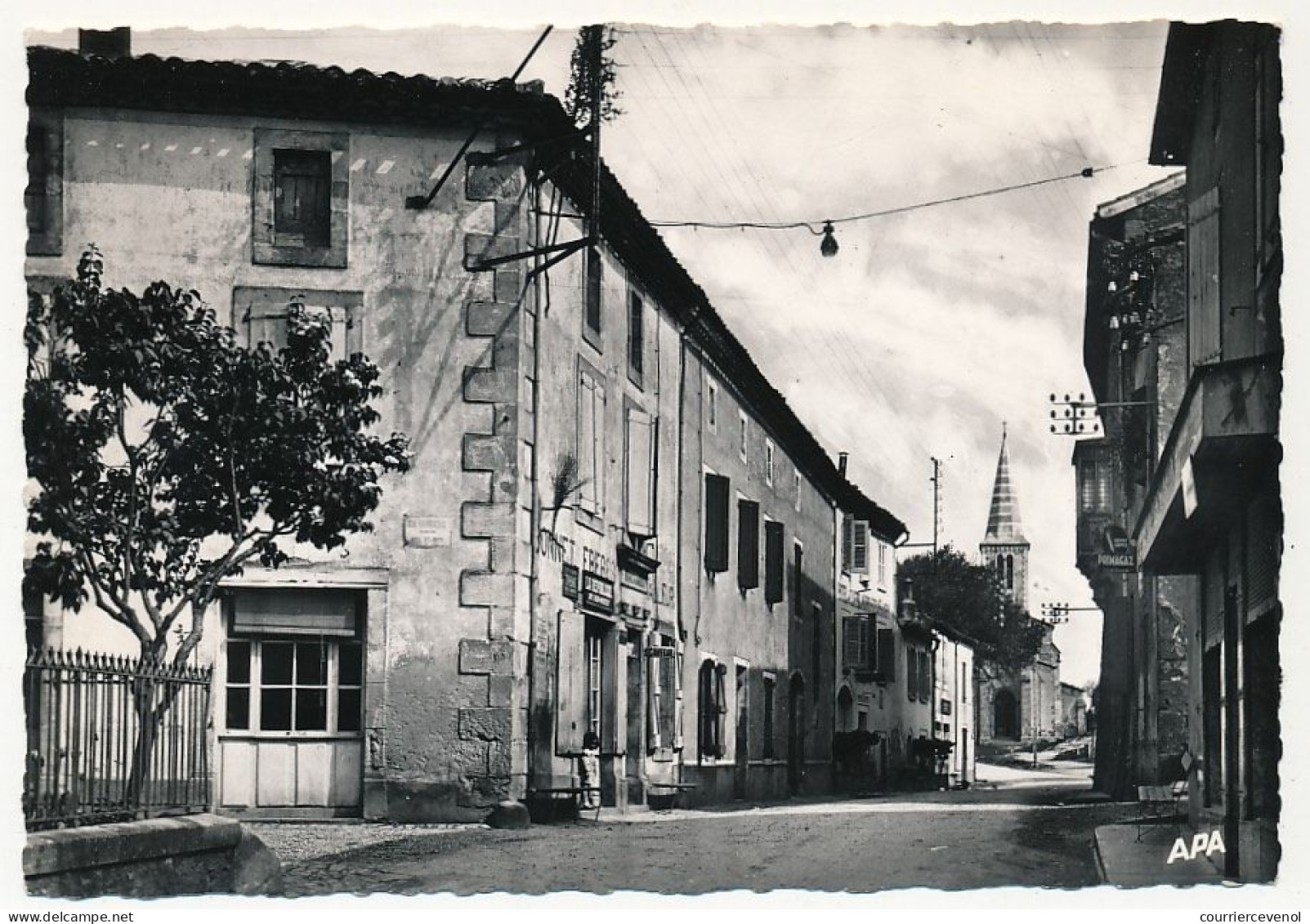 CPM - VAOUR (Tarn) - Rue Principale - Vaour