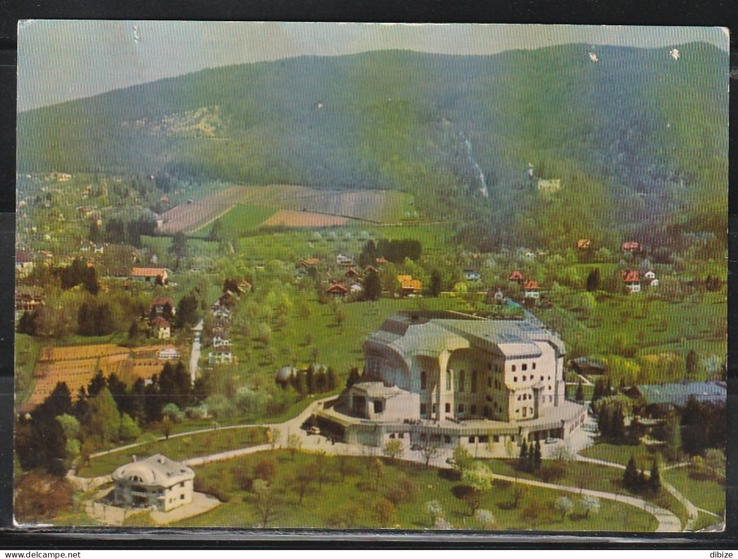 Carte Postale. Suisse. Vue Aérienne Du Goetheanum. École Libre De Science Spirituelle. Dornach. Etat Moyen. Taches. - Dornach