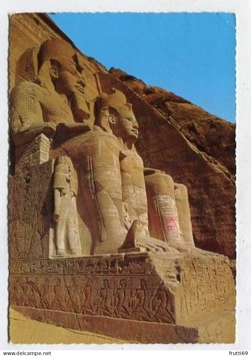 AK 134899 EGYPT - Abu Simbel - The Statues Of Ramses In Front Of The Great Temple - Abu Simbel Temples