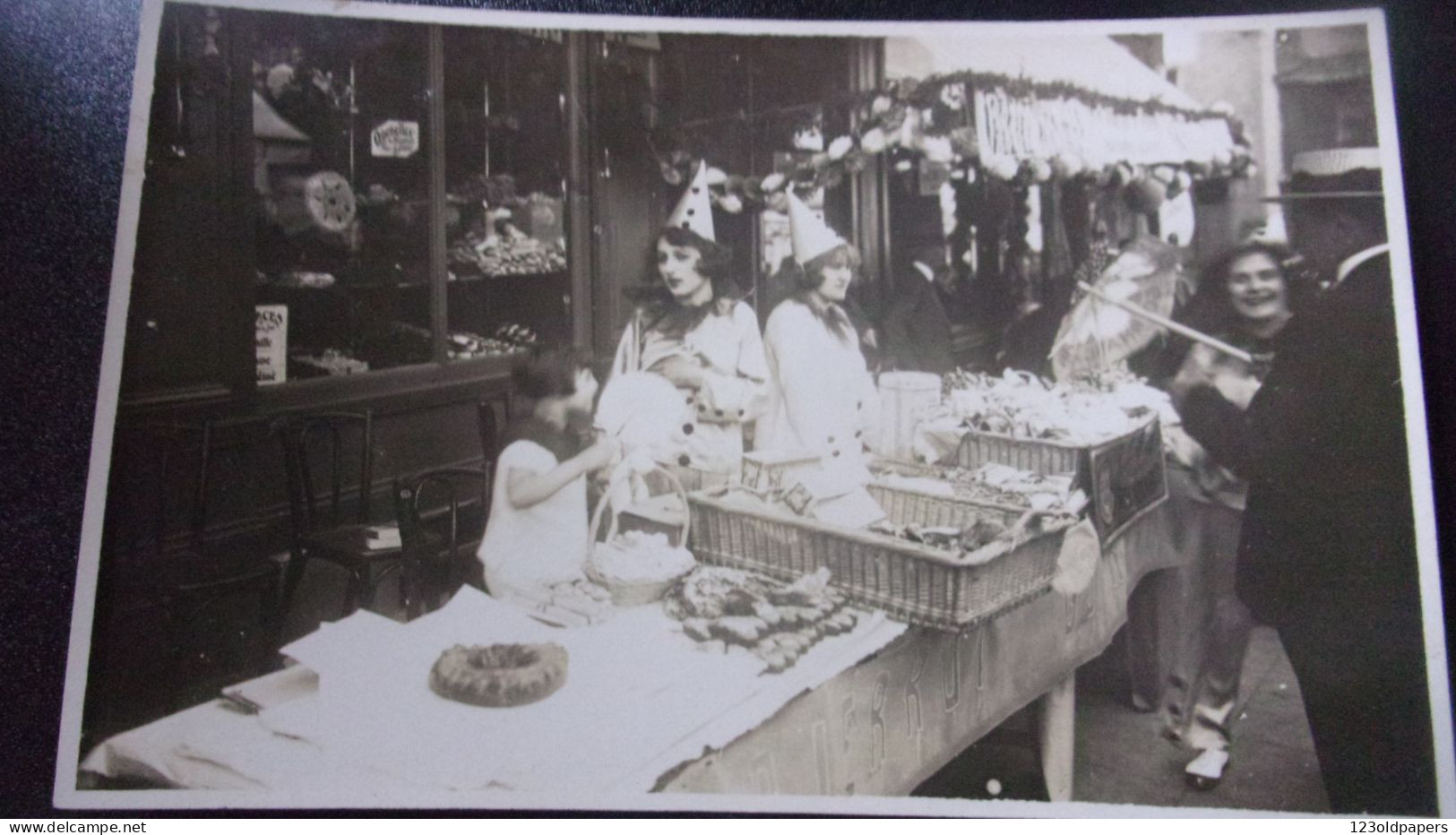 69 RARE  LOT DE 17 CARTE PHOTO VILLEFRANCHE EN BEAUJOLAIS BRADERIE 1932 COMMERCE CHARS PUB