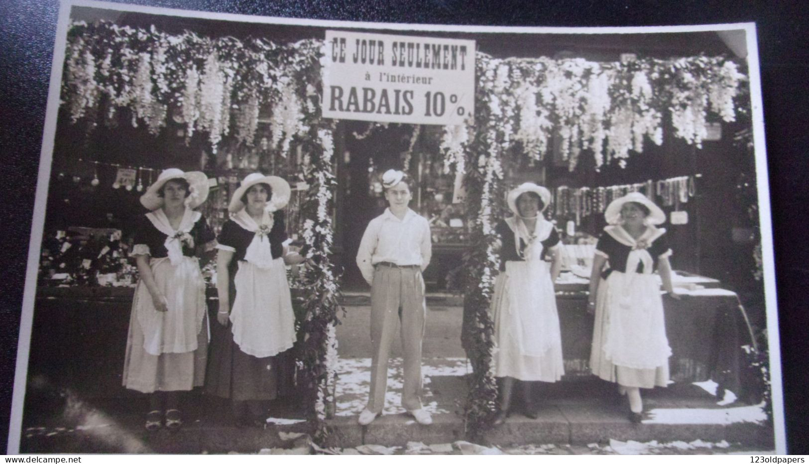 69 RARE  LOT DE 17 CARTE PHOTO VILLEFRANCHE EN BEAUJOLAIS BRADERIE 1932 COMMERCE CHARS PUB