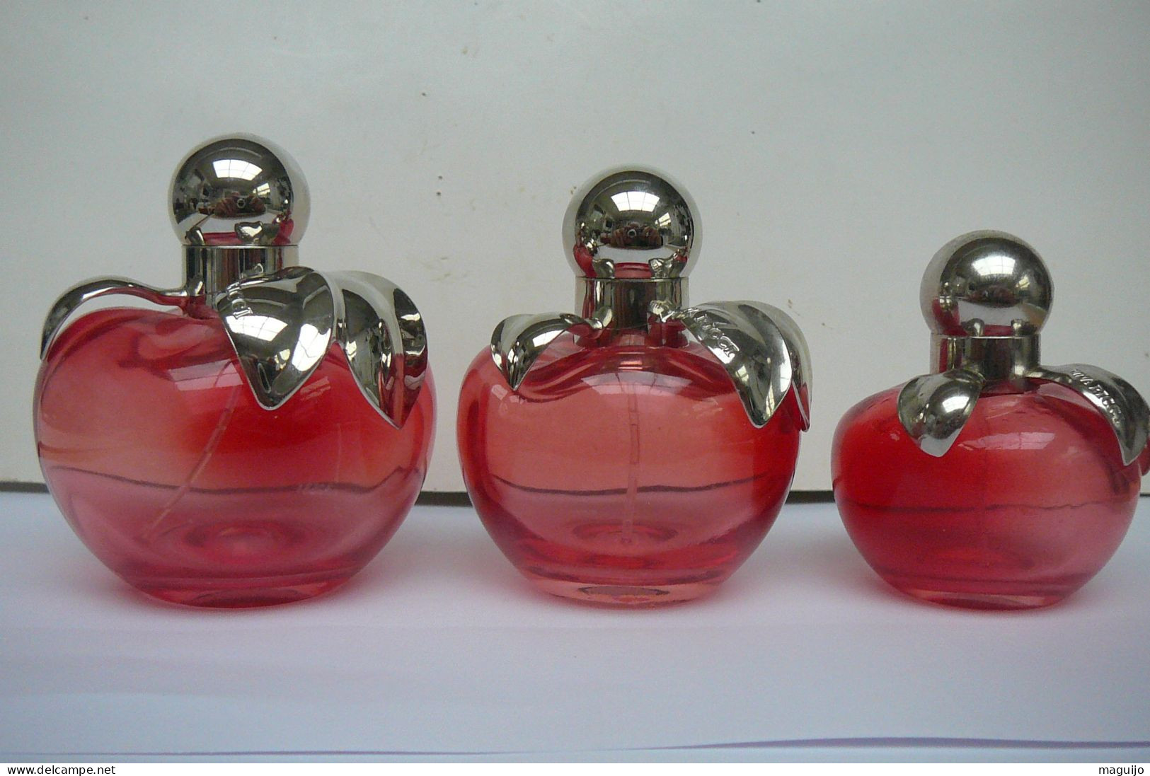 NINA RICCI "NINA" 3 VAPOS VIDES ( TAILLE DIFFERENTE) TRES BON ETAT :LIRE ET VOIR!! - Unclassified