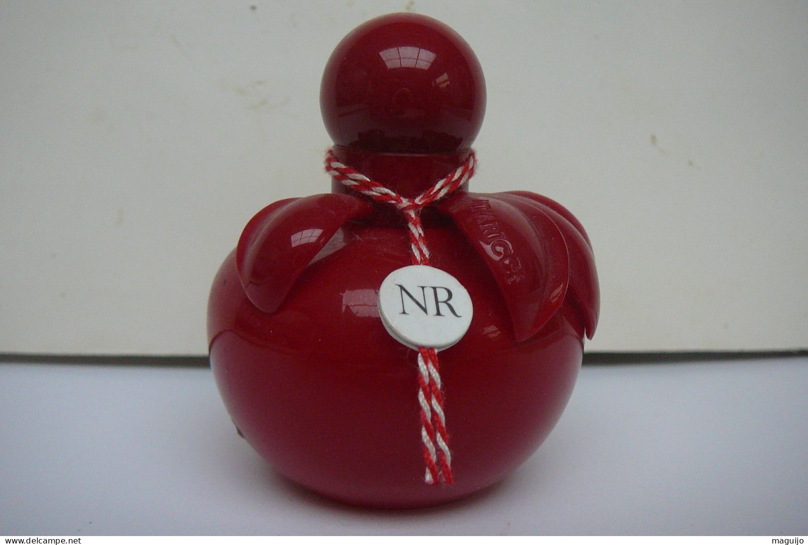 NINA RICCI "NINA" 1 VAPO VIDE ,COLLECTOR  ROUGE TRES BON ETAT :LIRE ET VOIR!! - Non Classificati