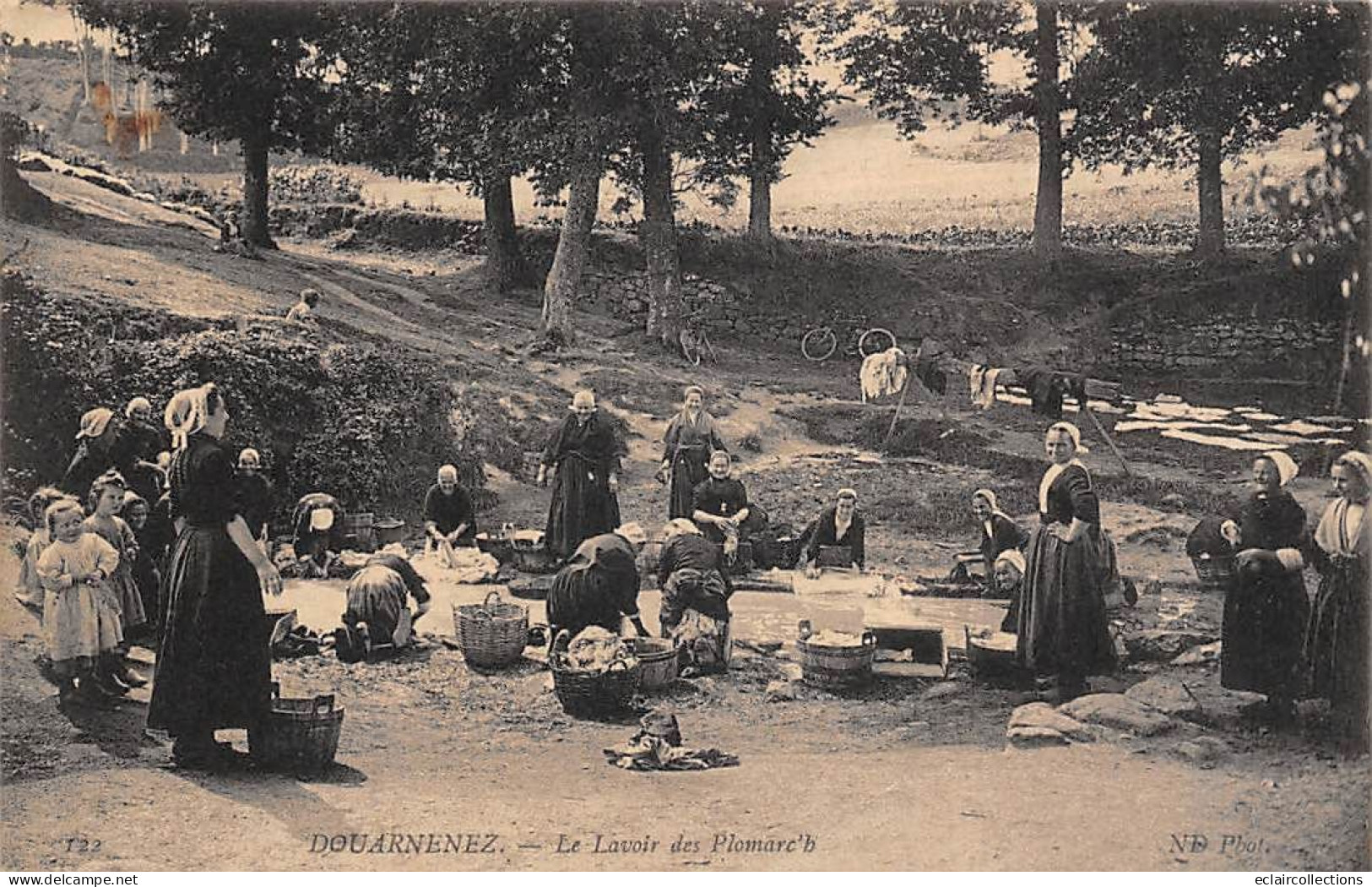 Douarnenez     29      Le Lavoir Des Plomarc'h    N° 122   Voir Scan) - Douarnenez