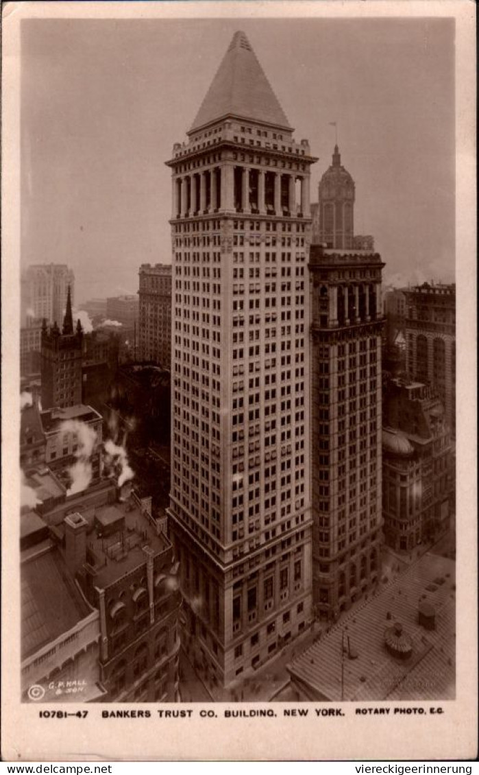 ! Postcard New York City, Bankers Trust Building, Hochhaus, Manhattan, Skyscraper, USA - Manhattan