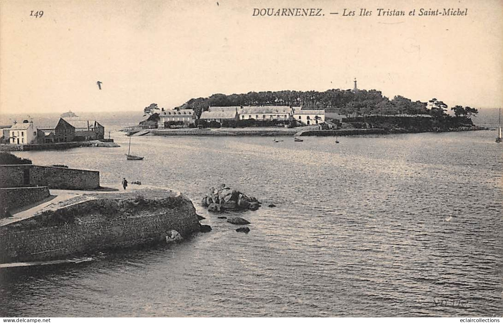 Douarnenez        29       Les Iles Tristan Et  Saint Michel     N° 149    (voir Scan) - Douarnenez