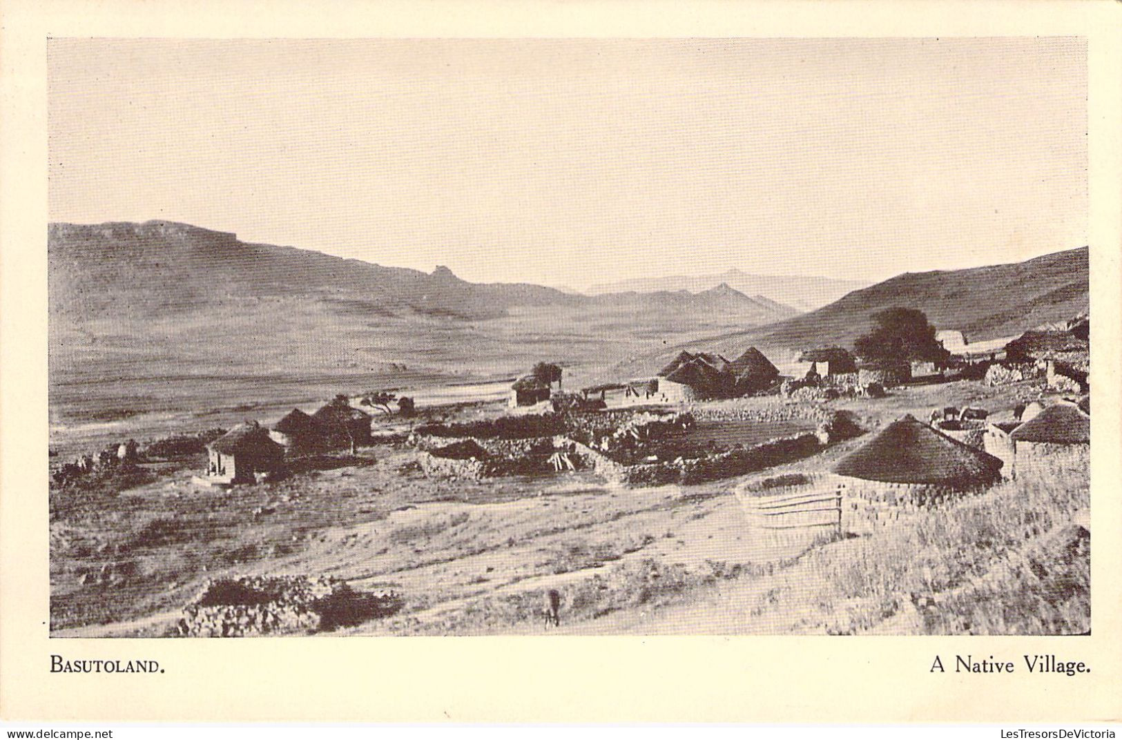 LESOTHO - Basutoland - A Native Village - Carte Postale Ancienne - Lesotho