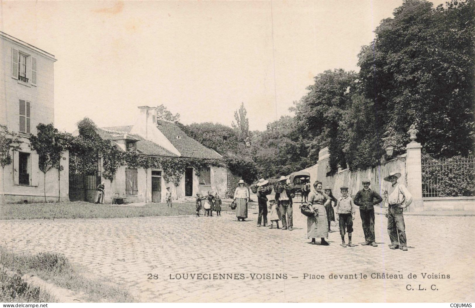 78 - LOUVECIENNES VOISINS - S17471 - Place Devant Le Château De Voisins- L23 - Louveciennes