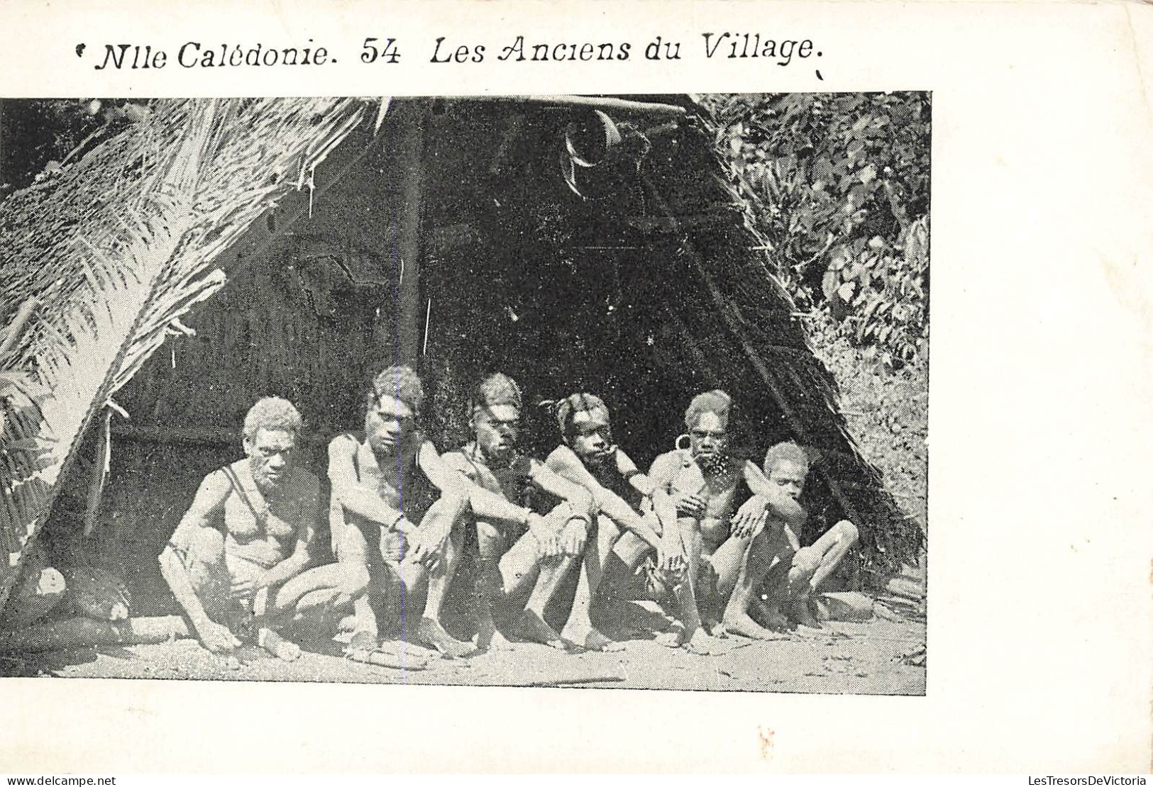 Nouvelle Calédonie - Les Anciens Du Village - Animé  - Carte Postale Ancienne - Nouvelle-Calédonie