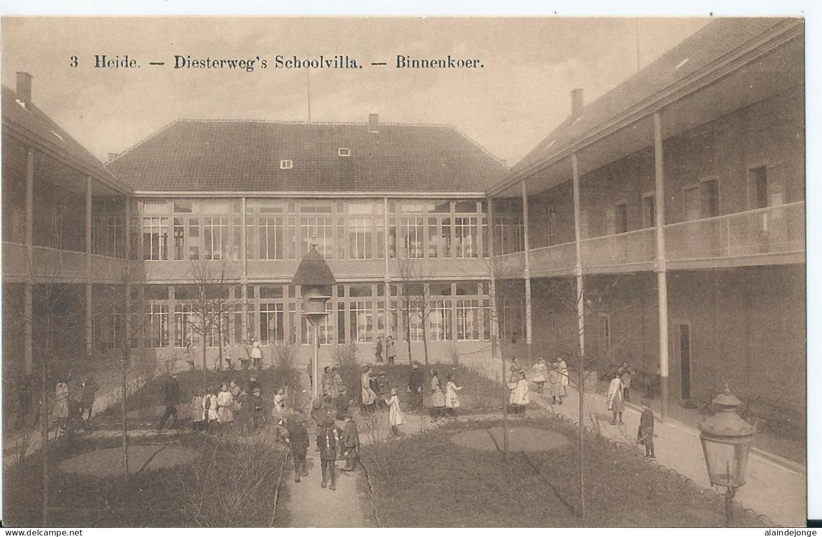 Heide - (Kalmthout) - Diesterweg's Schoolvilla - Binnenkoer  - Kalmthout