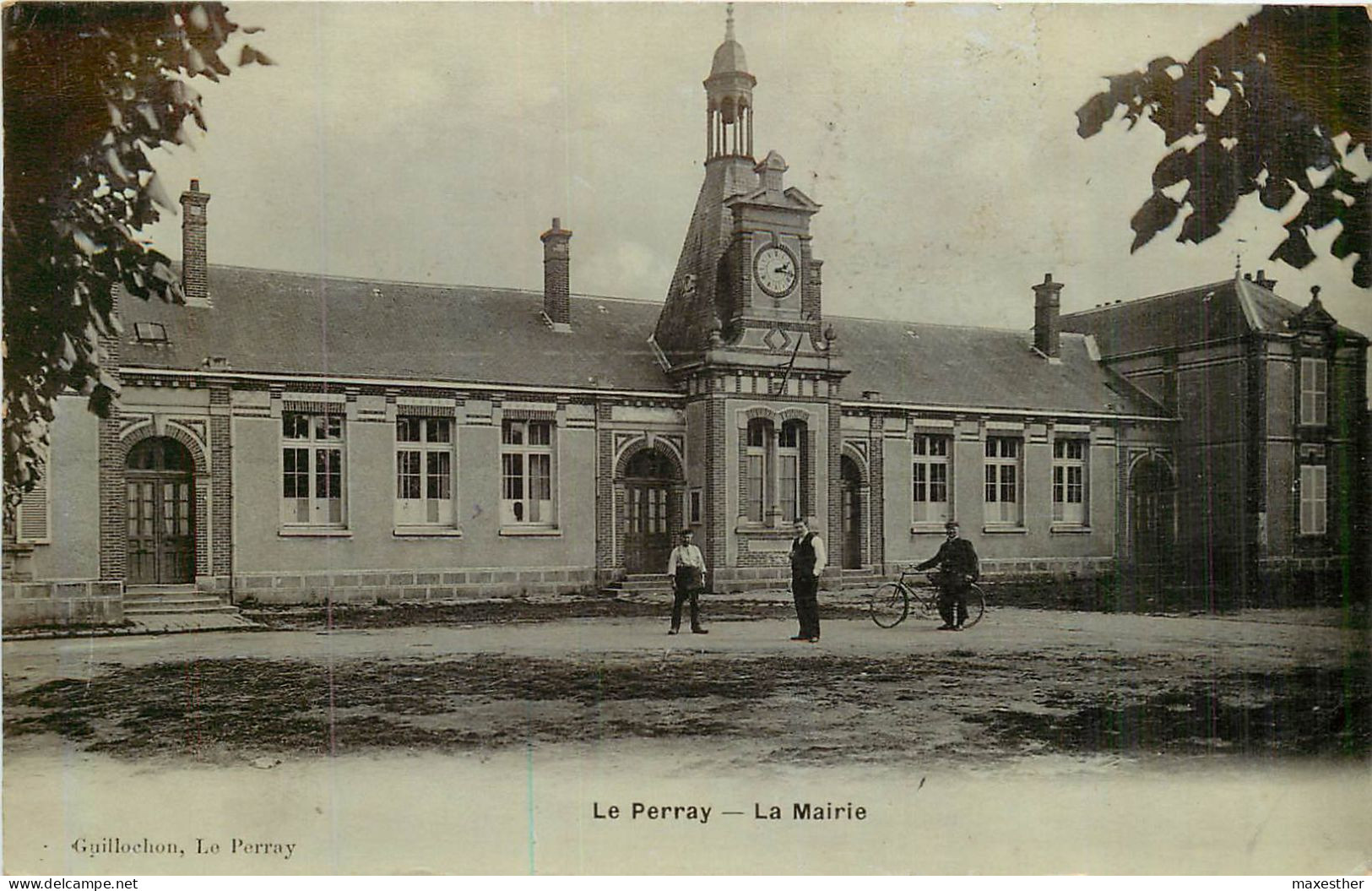 LE PERRAY La Mairie - GLACÉE - Le Perray En Yvelines