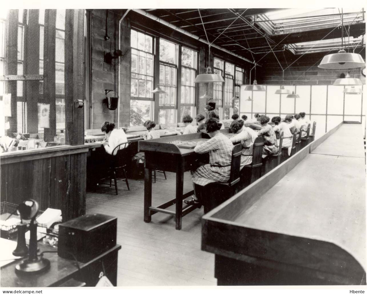 Radium Girls à Leur Table De Travail à La Radium Corporation USA US Radium Dial Painters Horlogerie Watches (Photo) - Professions