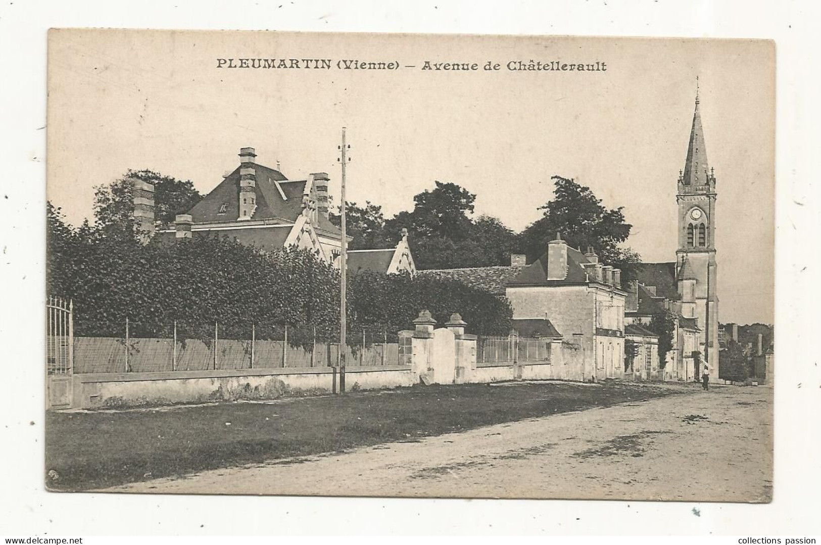 JC, Cp, 86, PLEUMARTIN, Avenue De Chatellerault, Voyagée - Pleumartin