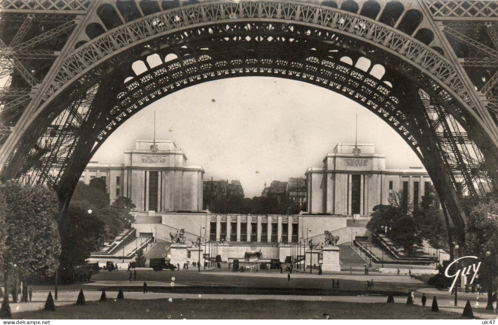 - 75 - PARIS. - Le Palais De Chaillot Vu Sous La Tour Eiffel - Carte Photo - - Tour Eiffel