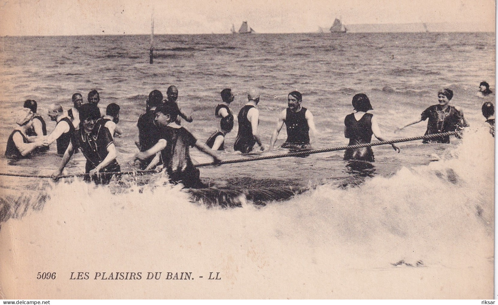 BAIGNEUSE ET BAIGNEUR - Swimming