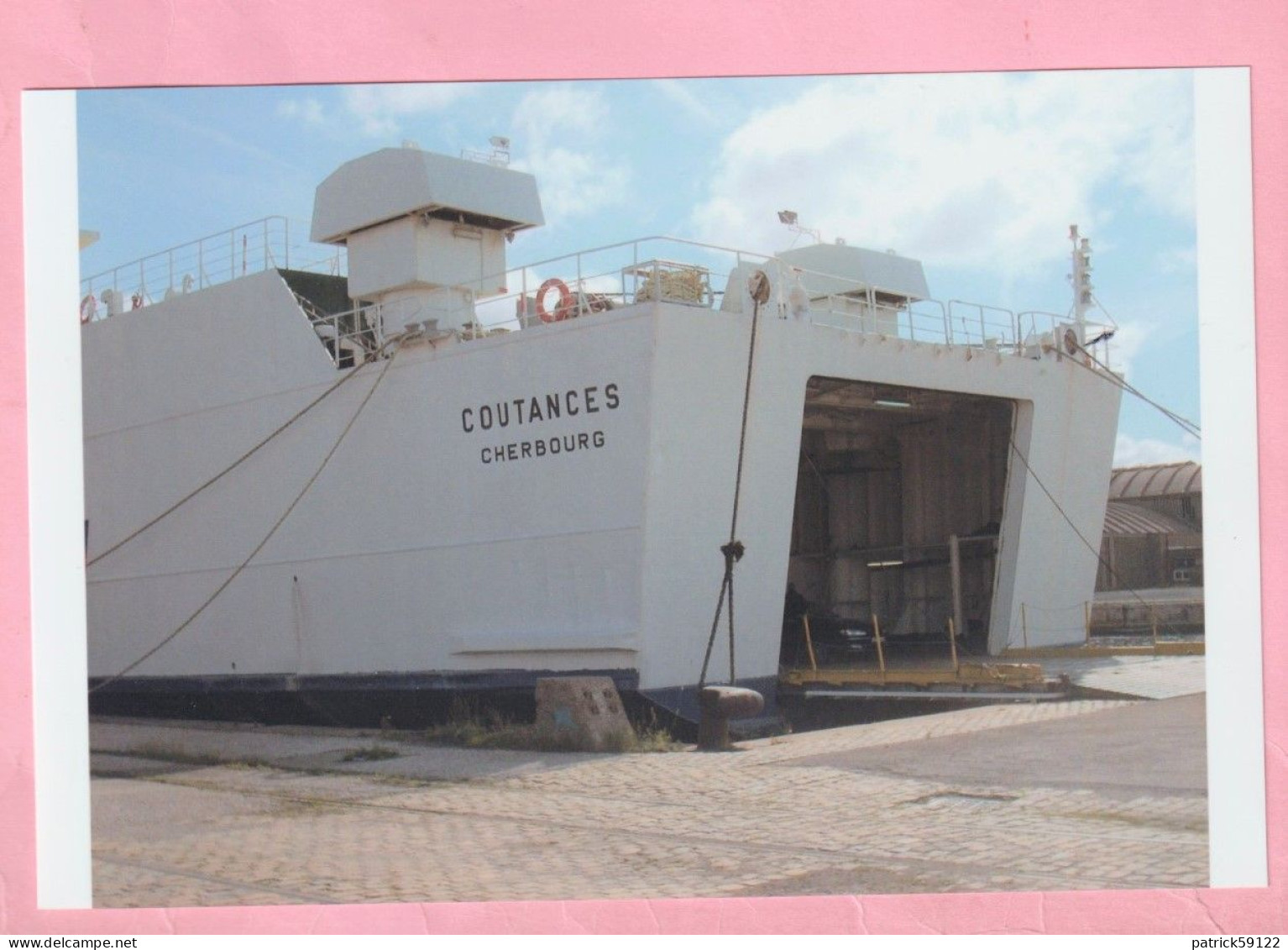 PHOTOGRAPHIE - PORT DE DUNKERQUE - BRITTANY FERRIES   " COUTANCES  " (2) FERRY BOAT / PAQUEBOT - Barche