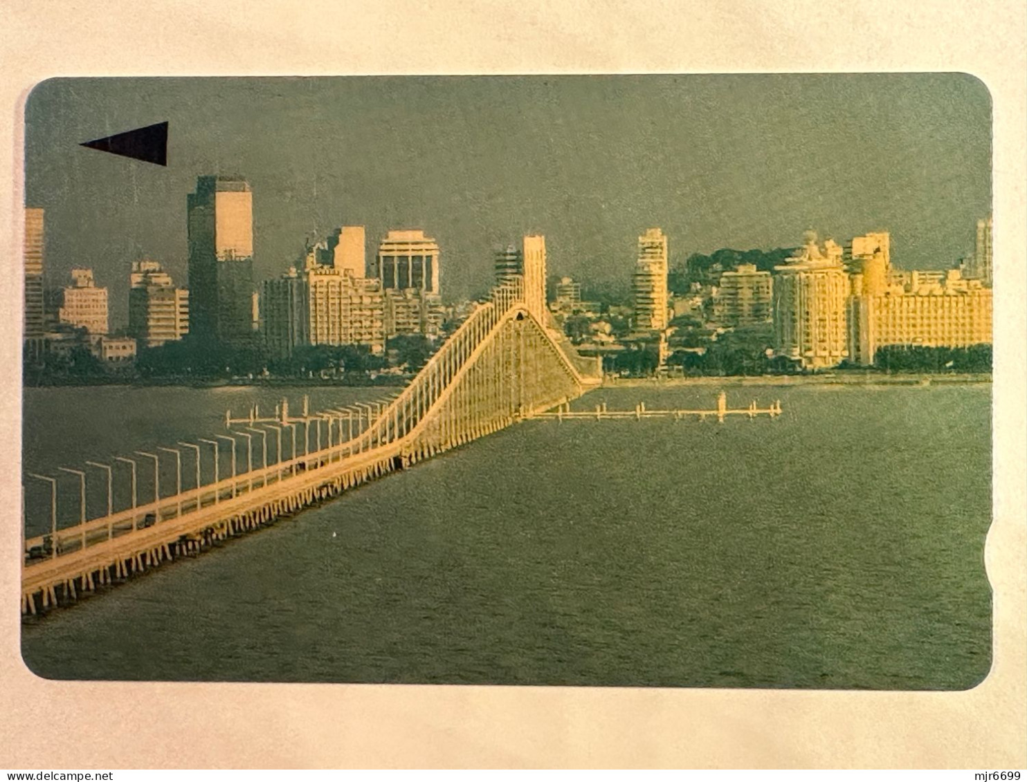 MACAU VIEW PHONE CARD VERY FINE AND CLEAN USED, VIEW OF MACAO TO TAIPA ISLAND BRIDGE, FROM TAIPA SIDE - Macao