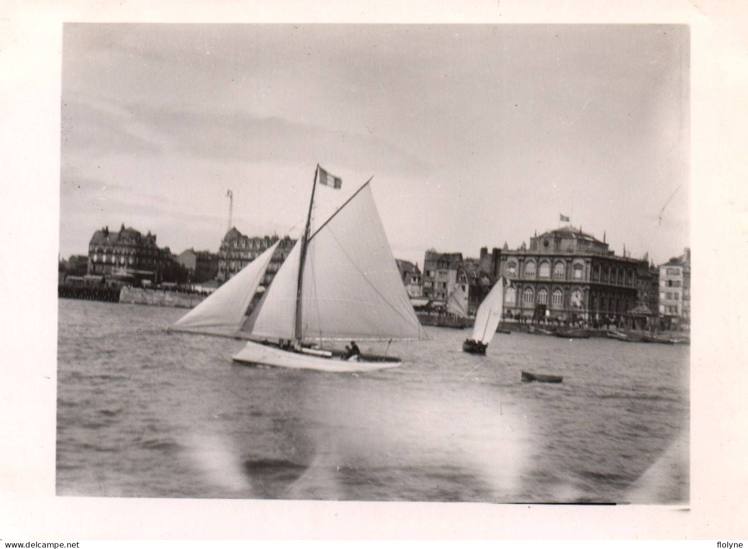 Le Havre - Photo Ancienne - Un Voilier Bateau Dans Le Port - Port