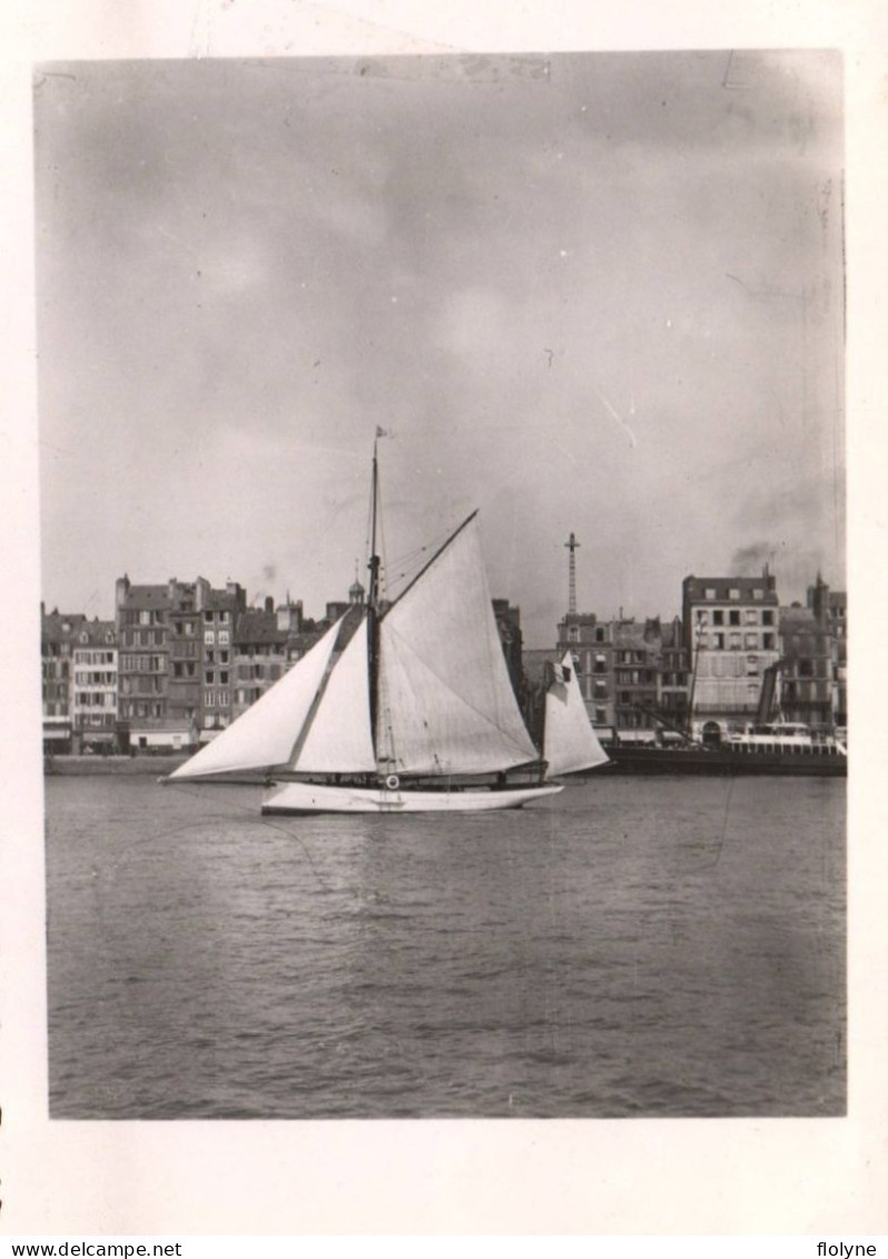 Le Havre - Photo Ancienne - Un Voilier Bateau Dans Le Port - Port