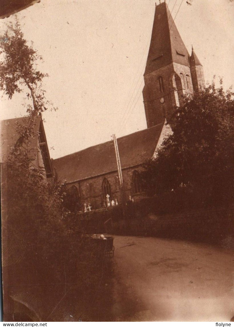 Saint Riquier Es Plains - Photo Ancienne Sur Carte Photo - Route Et L'église - Autres & Non Classés