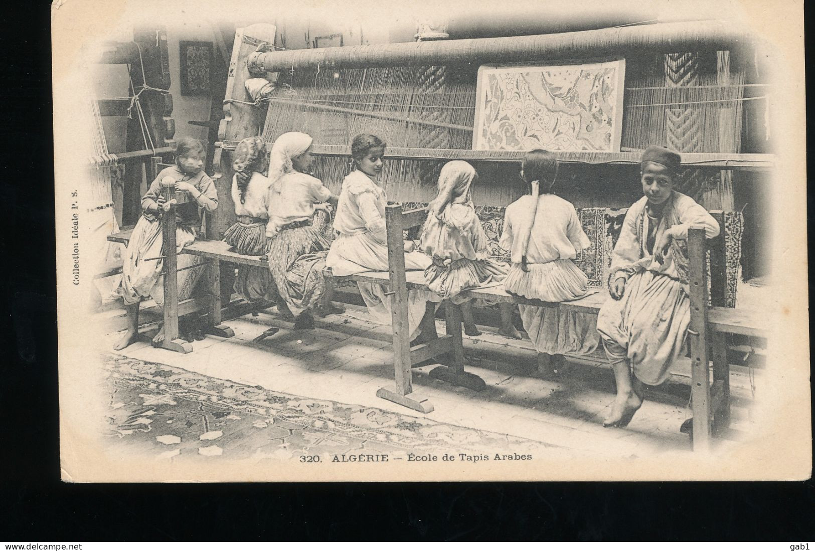 Algerie ---  Scenes Et Types --- Ecole De Tapis Arabes - Children