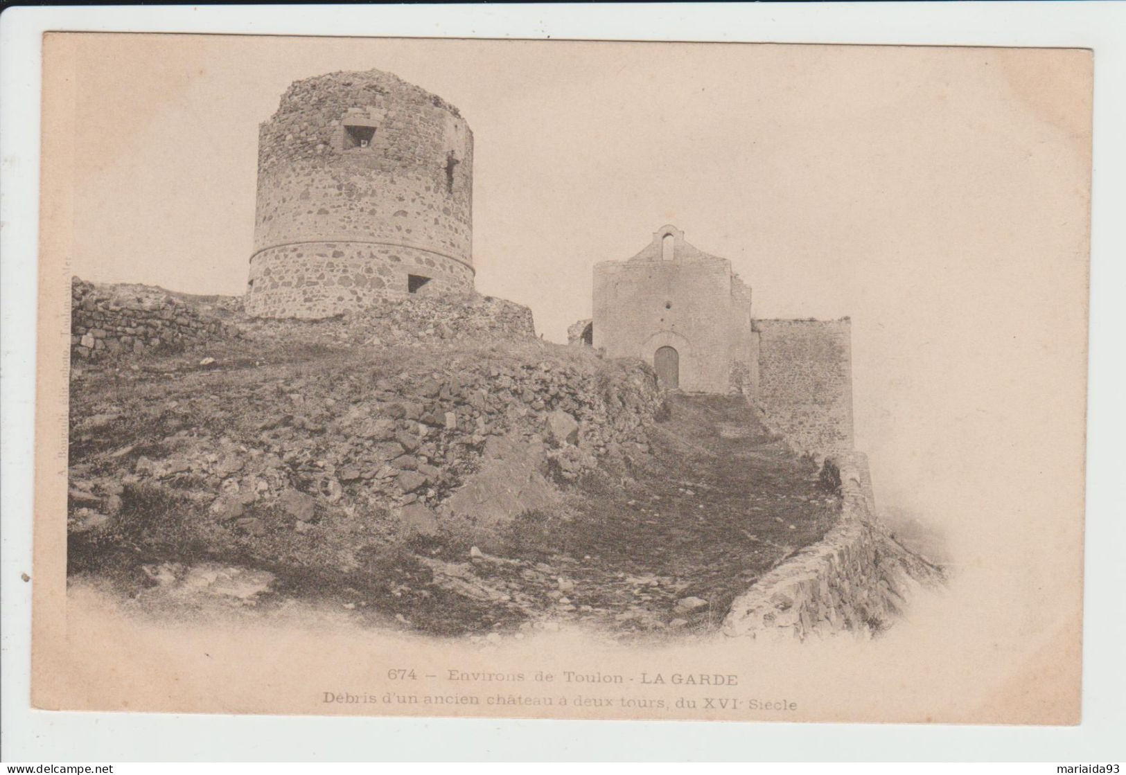 LA GARDE - VAR - DEBRIS D'UN ANCIEN CHATEAU A DEUX TOURS - La Garde