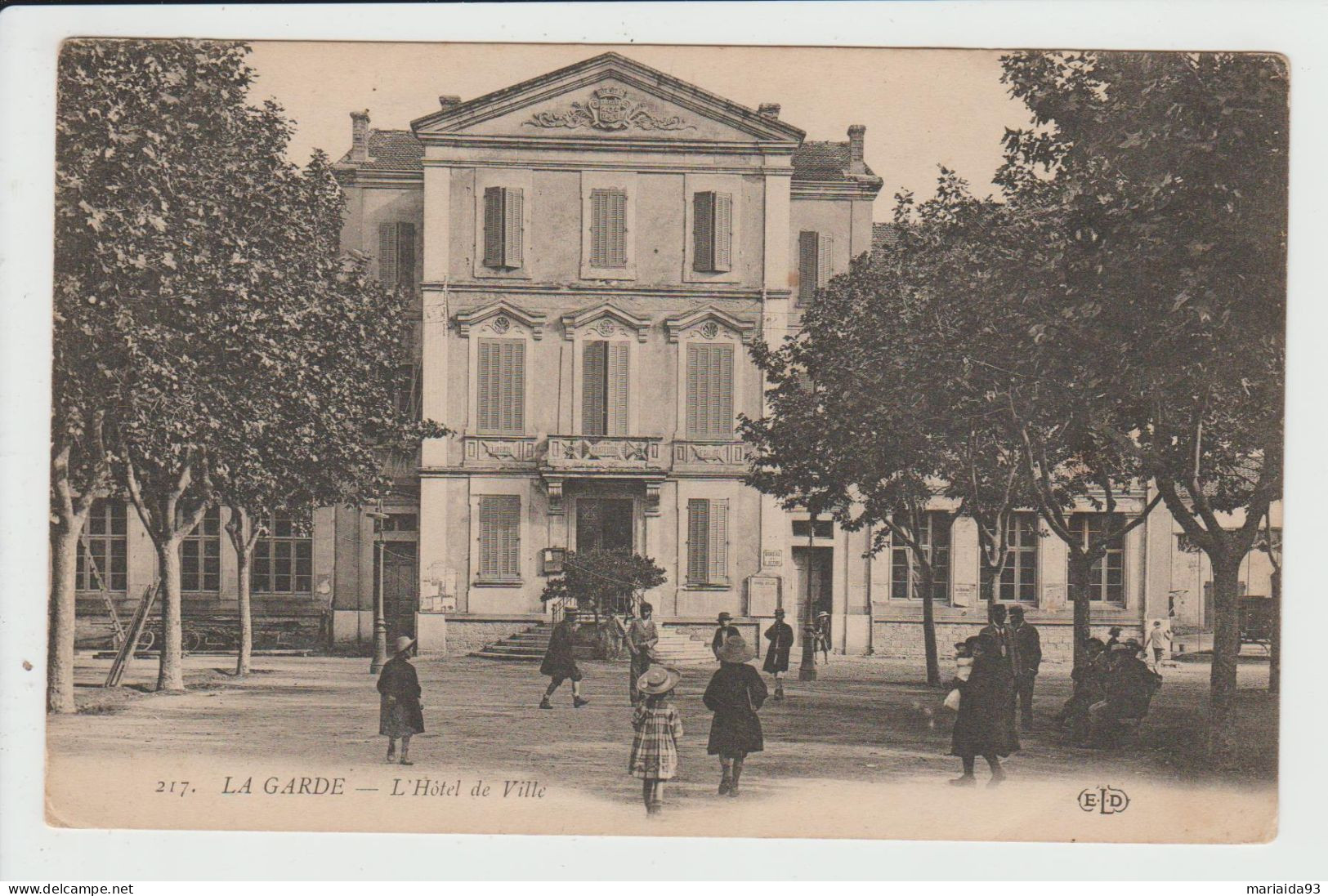 LA GARDE - VAR - L'HOTEL DE VILLE - La Garde