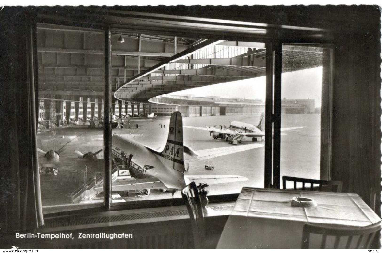 Berlin - Tempelhof - Zentralflughafen /Rollfeld Avions - VG FP - C06351 - Tempelhof