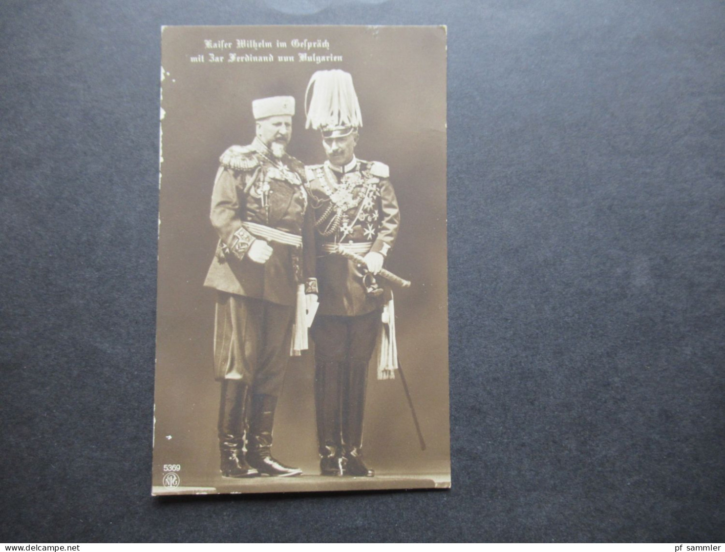 Foto AK Um 1915  Kaiser WILHELM II Im Gespräch Mit Zar Ferdinand Von Bulgarien In Voller Uniform / Viele Orden - Politicians & Soldiers