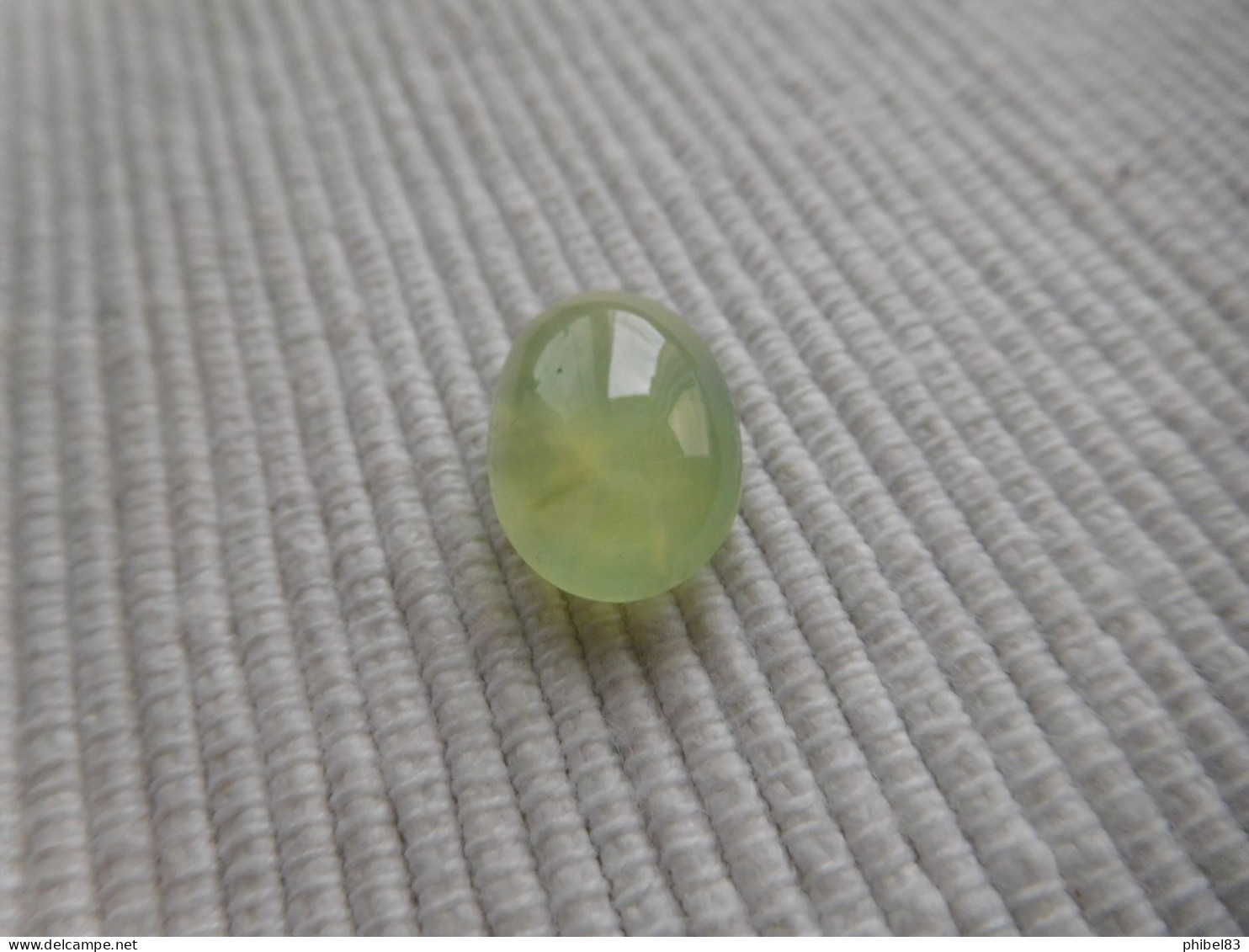 Cabochon De Prehnite Verte, Taille Ovale 8.50 Carats. CL17 - Otros & Sin Clasificación