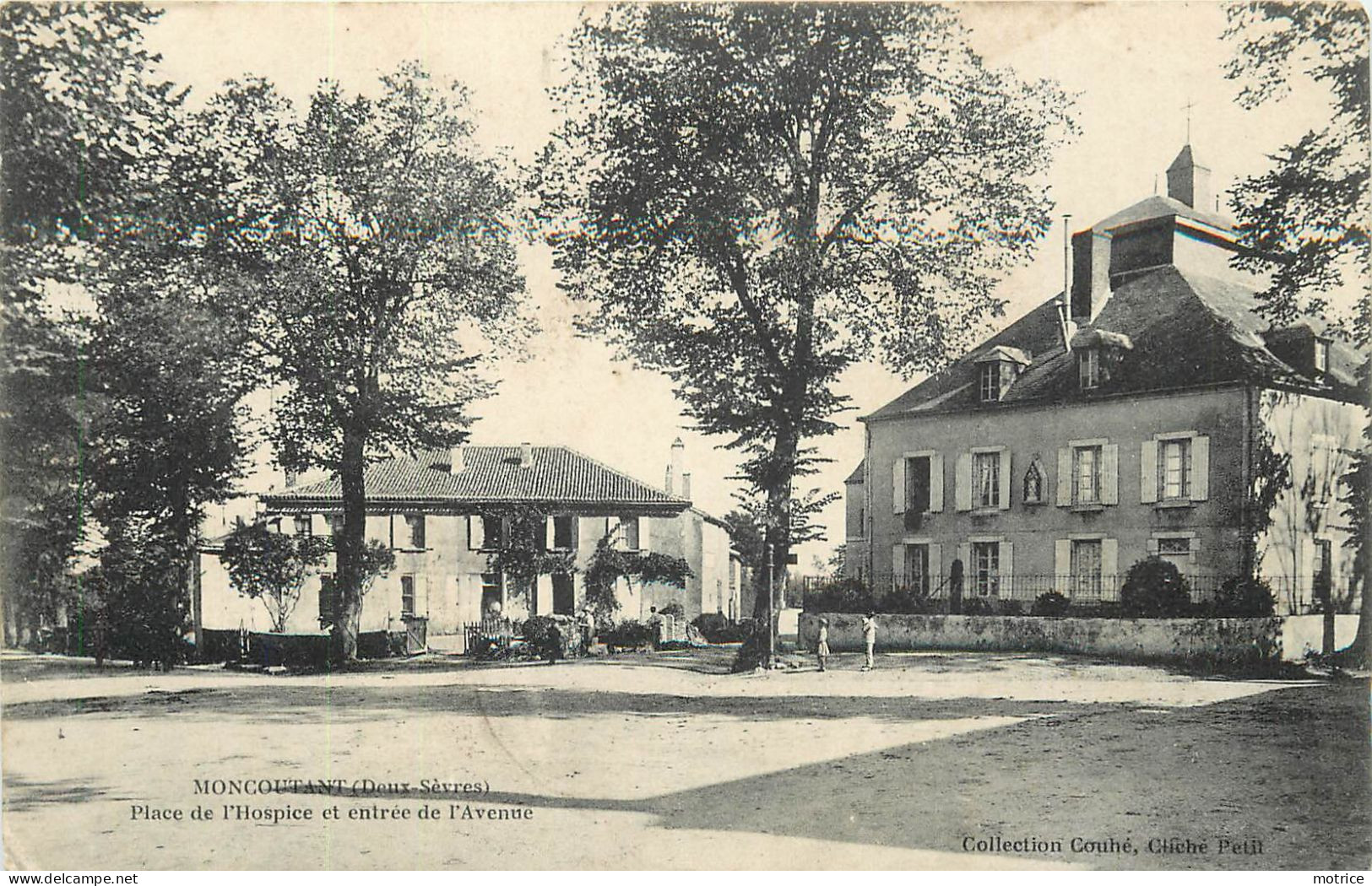 MONCOUTANT - Place De L'hospice Et Entrée De L'avenue. - Moncoutant