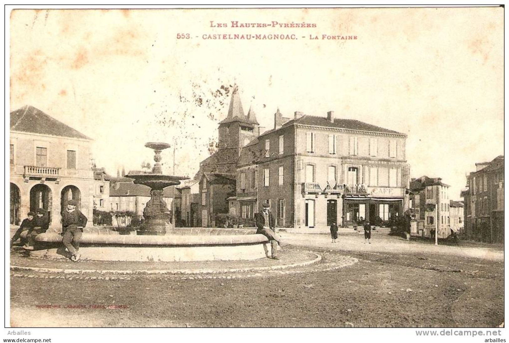 Castelnau-Magnoac. La Fontaine. - Castelnau Magnoac