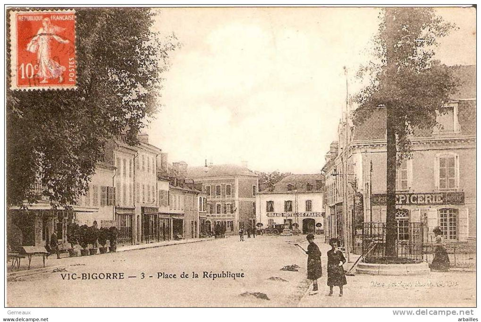 Vic-Bigorre.Place De La Republique. - Vic Sur Bigorre