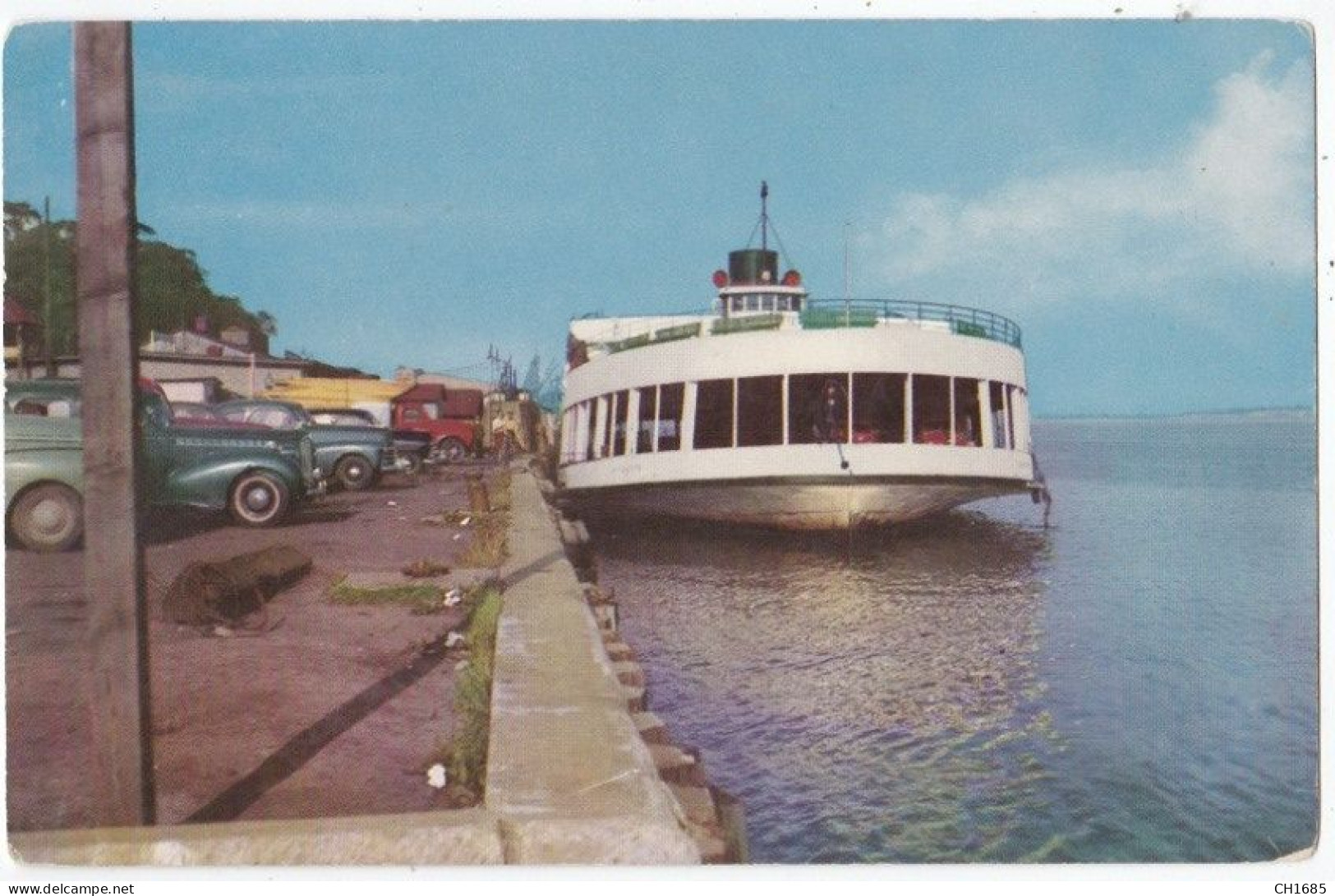 CANADA : Trois-Rivières : Le Ferry à Quai - Trois-Rivières