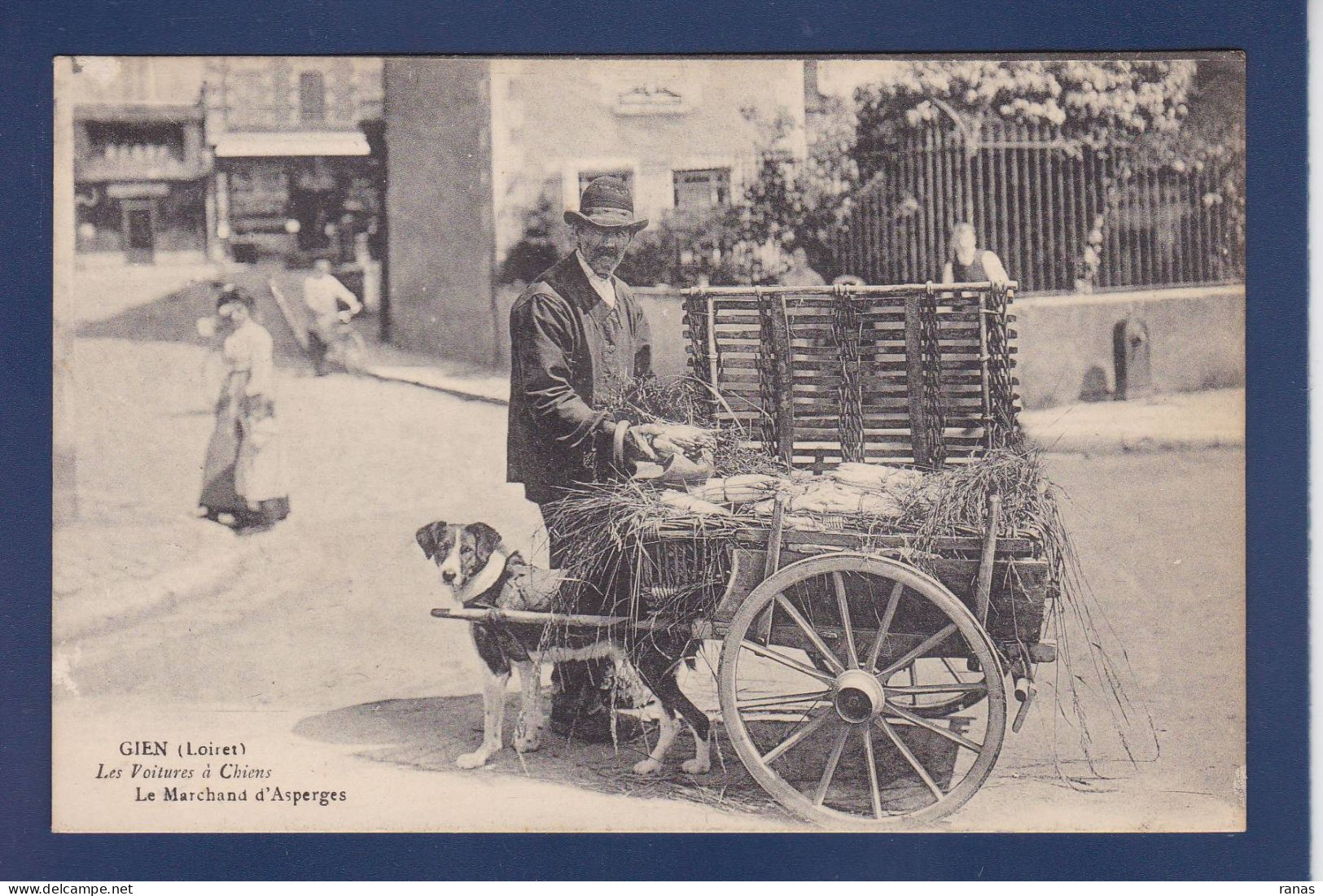 CPA [45] Loiret > Gien Chien Voiture à Chien Attelage Le Marchand D'asperges Voir Dos - Gien