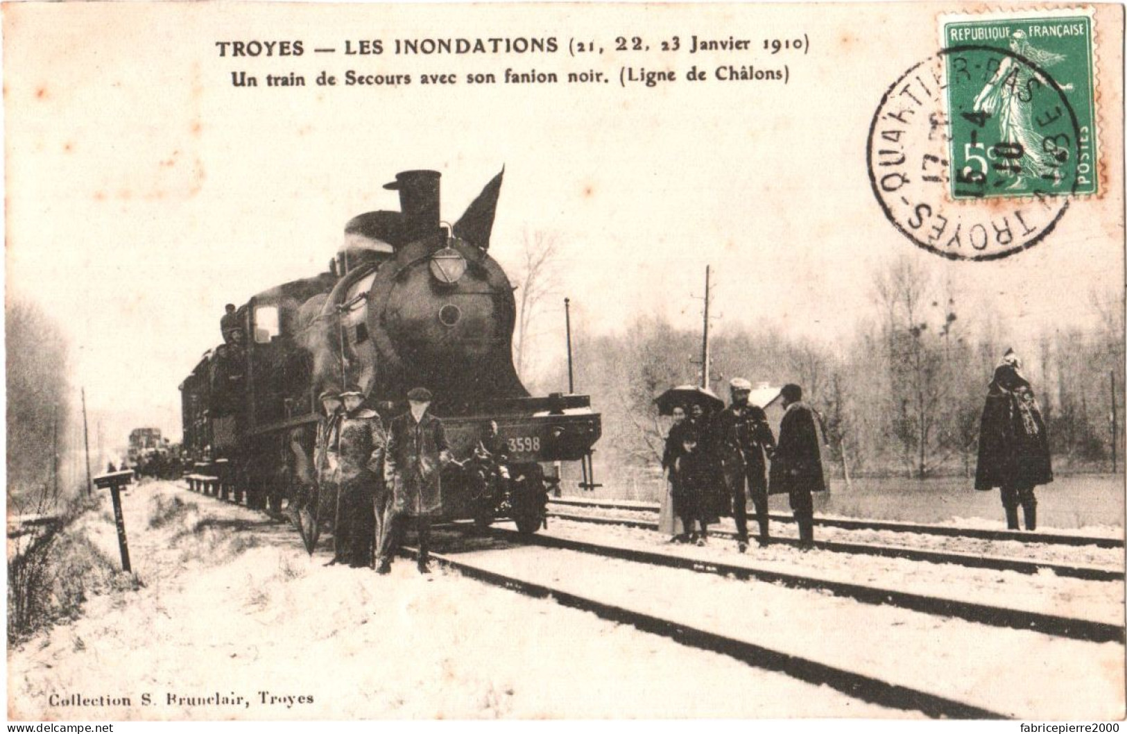 CPA 10 (Aube) Troyes - Les Inondations De Janvier 1910. Un Train De Secours Avec Son Fanion Noir (Ligne De Châlons) TBE - Inondations