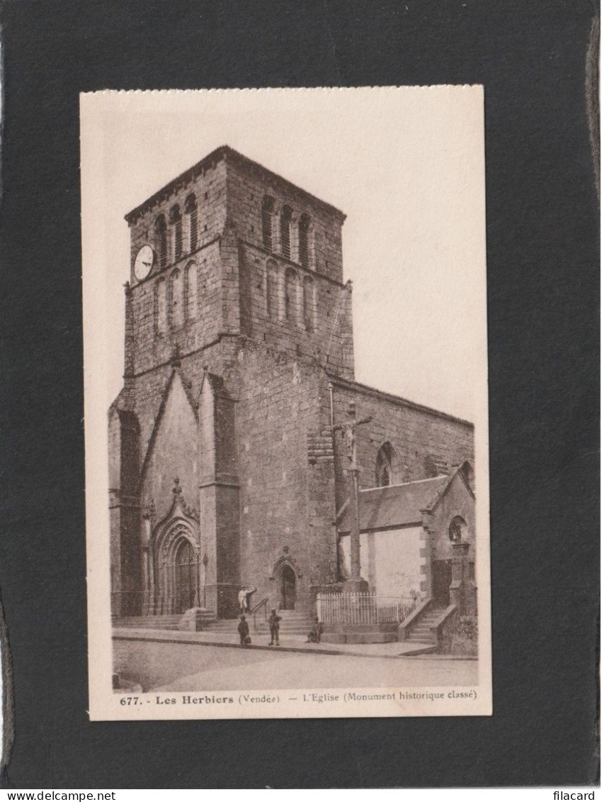 122307      Francia,    Les  Herbiers,   L"Eglise,   Monument  Historique  Classe,   NV - Les Lucs Sur Boulogne